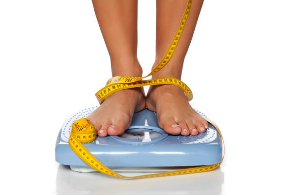 Salud en todos los pesos: tres expertos nos cuenta los factores que determinan la salud mucho más que tu peso corporal